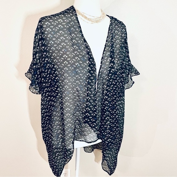 NWT BCBGeneration Sheer Cardigan/Kimono in Black with Small Design – Size XS/S ✨ - Picture 2 of 11